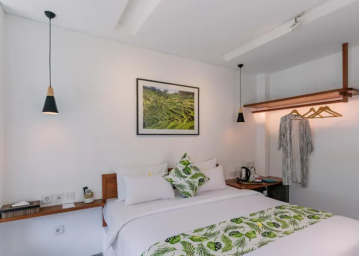 Chandi Hotel 3*