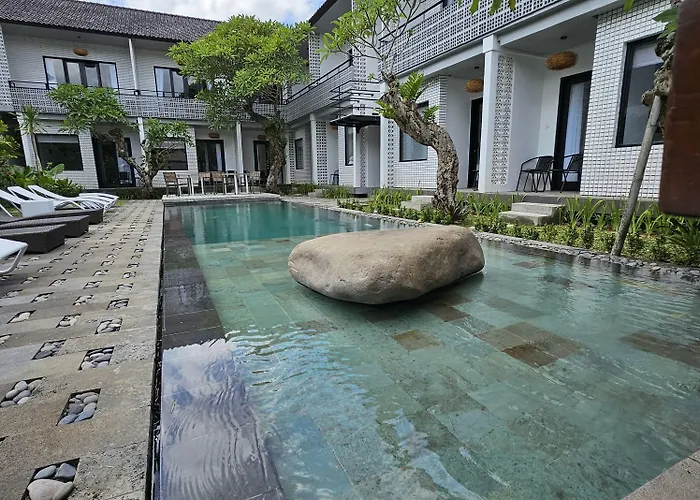 Chandi Hotel